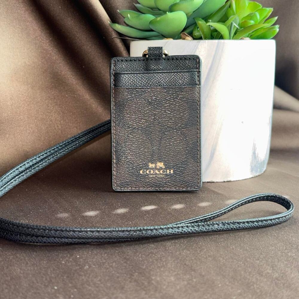 Coach id card holder lanyard good condition
